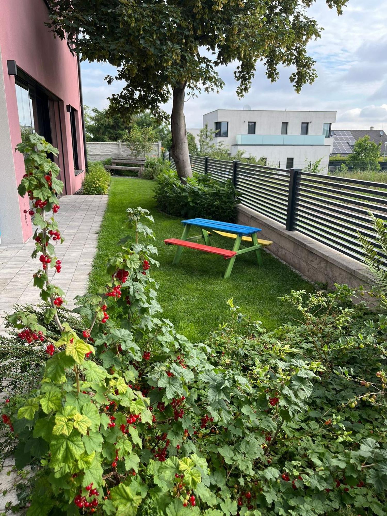 Villa Rose Close To Vienna & Airport Maria Ellend Exterior foto